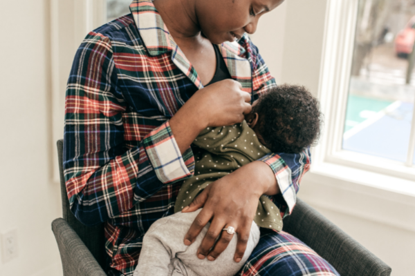 Proteger la lactancia materna. Simple en teoría, difícil en la práctica, esencial para todas las personas.
